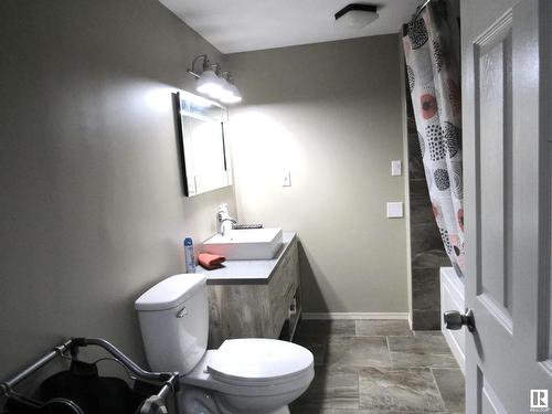 5023  50 St, Barrhead, AB 