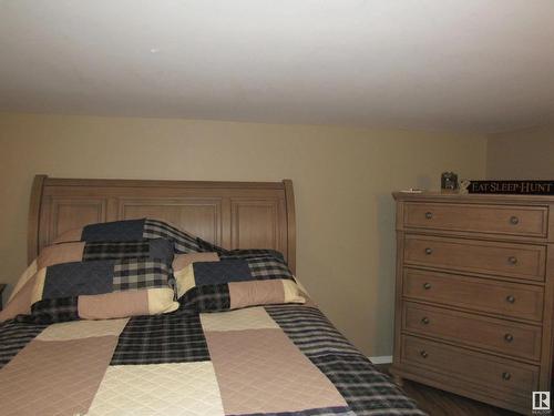 5023  50 St, Barrhead, AB 