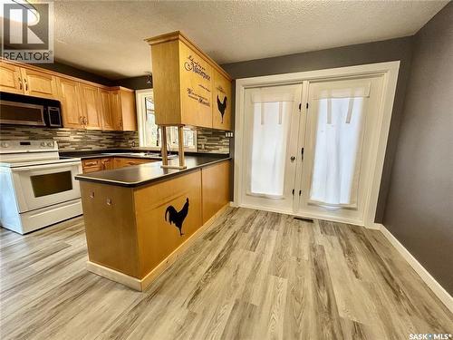 116 6Th Street E, Nipawin, SK - Indoor Photo Showing Kitchen