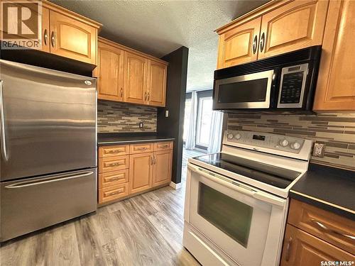 116 6Th Street E, Nipawin, SK - Indoor Photo Showing Kitchen
