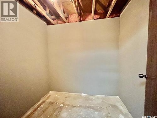 116 6Th Street E, Nipawin, SK - Indoor