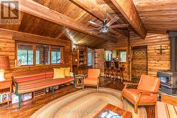 Livingroom. Breakfast bar and sunroom windows - 