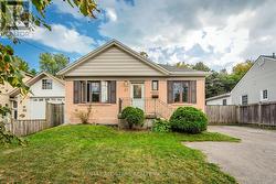 27 MARTINDALE ROAD  Toronto, ON M1M 2B8