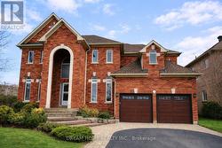 735 FOXCROFT BOULEVARD Newmarket, ON L3X 1N1