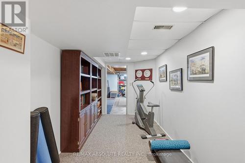 605 Rowanwood Avenue, Ottawa, ON - Indoor