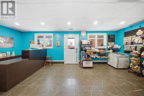 11 Burtch Road, Brant (Brantford Twp), ON - Indoor Photo Showing Other Room