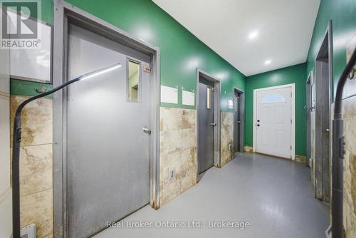 11 Burtch Road, Brant (Brantford Twp), ON - Indoor Photo Showing Other Room