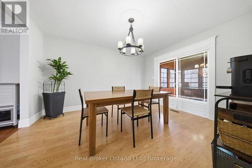 11 Burtch Road, Brant (Brantford Twp), ON - Indoor Photo Showing Dining Room