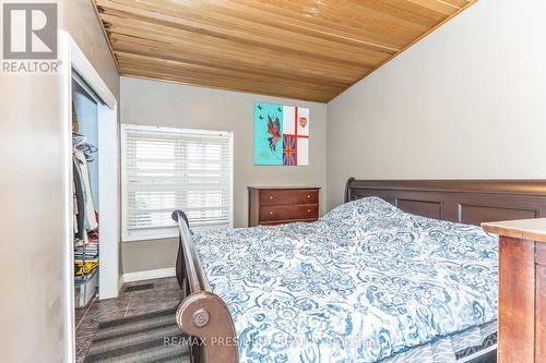 7648 Redstone Road, Mississauga, ON - Indoor Photo Showing Bedroom