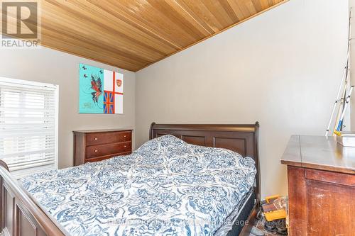 7648 Redstone Road, Mississauga, ON - Indoor Photo Showing Bedroom