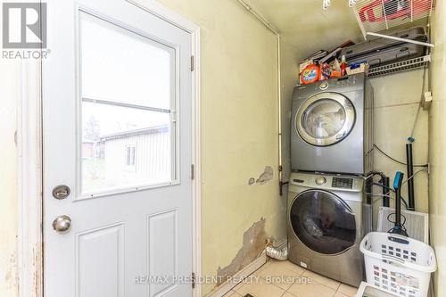 7648 Redstone Road, Mississauga, ON - Indoor Photo Showing Laundry Room