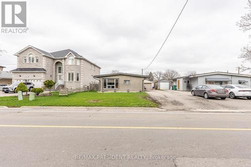 7648 Redstone Road, Mississauga, ON - Outdoor With Facade