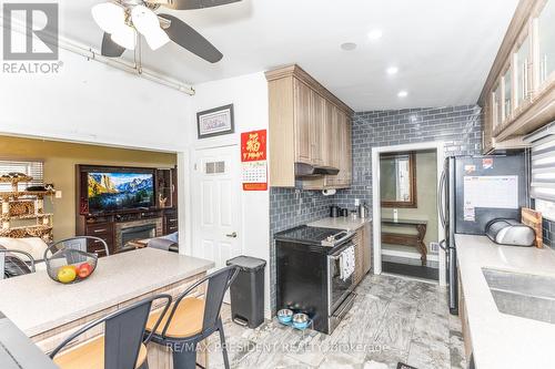7648 Redstone Road, Mississauga, ON - Indoor Photo Showing Kitchen