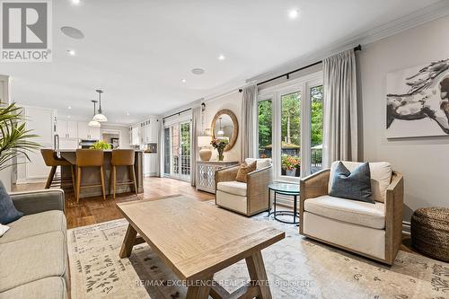 2446 Hammond Road, Mississauga, ON - Indoor Photo Showing Living Room
