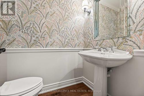 2446 Hammond Road, Mississauga, ON - Indoor Photo Showing Bathroom