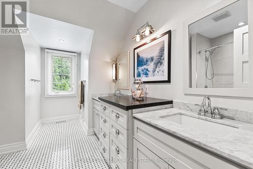 2446 Hammond Road, Mississauga, ON - Indoor Photo Showing Bathroom