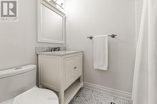 2446 Hammond Road, Mississauga, ON - Indoor Photo Showing Bathroom