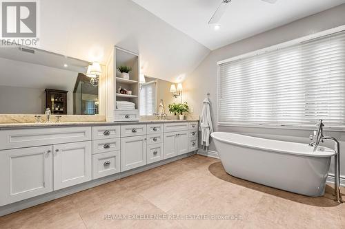 2446 Hammond Road, Mississauga, ON - Indoor Photo Showing Bathroom