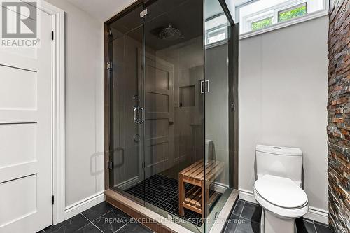 2446 Hammond Road, Mississauga, ON - Indoor Photo Showing Bathroom