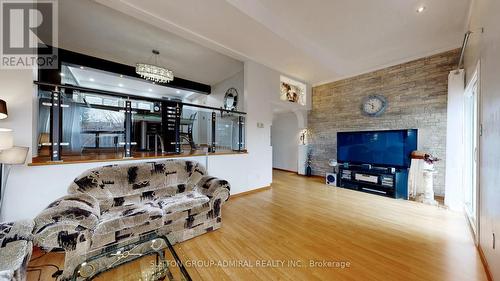 4 Dove Hawk Way, Toronto, ON - Indoor Photo Showing Other Room