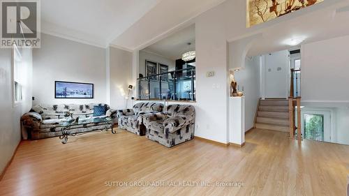 4 Dove Hawk Way, Toronto, ON - Indoor