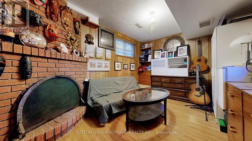 4 Dove Hawk Way, Toronto, ON - Indoor