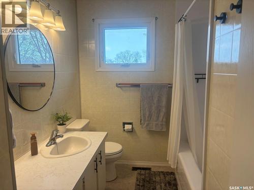 18 Waterloo Road, Yorkton, SK - Indoor Photo Showing Bathroom