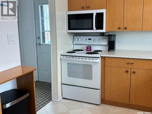 18 Waterloo Road, Yorkton, SK - Indoor Photo Showing Kitchen