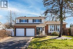 13 PARKLANE COURT Ottawa, ON K1B 3H3