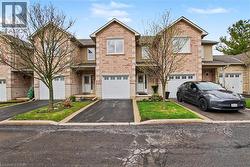 81 VALRIDGE Drive Unit# 44 Ancaster, ON L9G 5B6