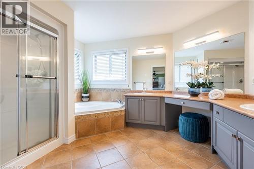 2338 Norland Drive, Burlington, ON - Indoor Photo Showing Bathroom