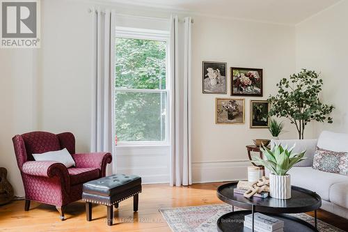4242 Cedar Valley Road, Clarington, ON - Indoor Photo Showing Living Room
