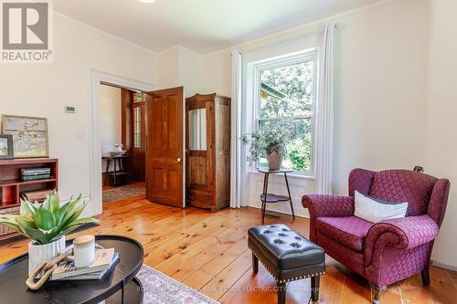 4242 Cedar Valley Road, Clarington, ON - Indoor Photo Showing Living Room