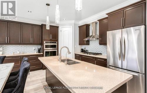 21 Arkwright Drive, Brampton, ON - Indoor Photo Showing Kitchen With Stainless Steel Kitchen With Double Sink With Upgraded Kitchen