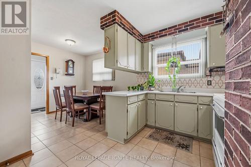 3746 Teeswater Road, Mississauga, ON - Indoor Photo Showing Kitchen