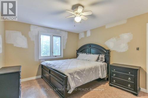 97 Timber Drive, London South (South B), ON - Indoor Photo Showing Bedroom