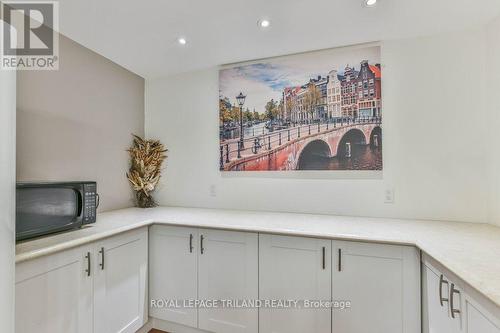 97 Timber Drive, London South (South B), ON - Indoor