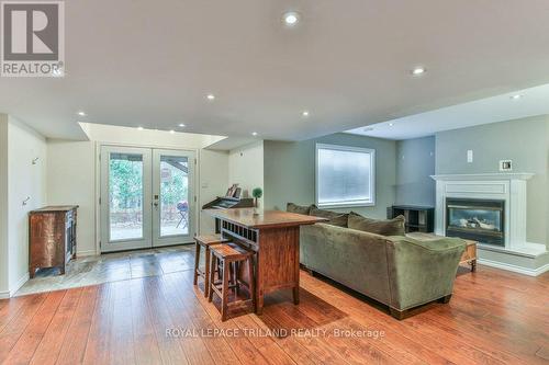 97 Timber Drive, London South (South B), ON - Indoor Photo Showing Living Room With Fireplace