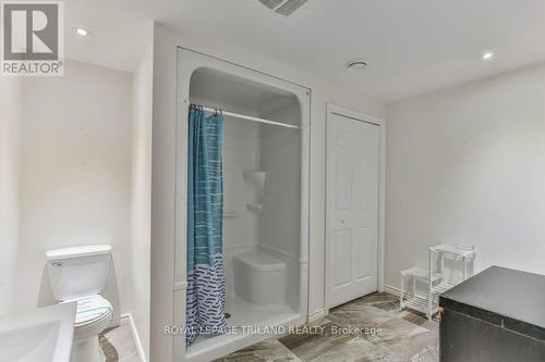 97 Timber Drive, London South (South B), ON - Indoor Photo Showing Bathroom