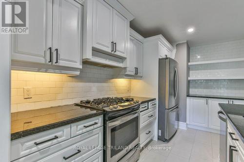 97 Timber Drive, London South (South B), ON - Indoor Photo Showing Kitchen With Upgraded Kitchen