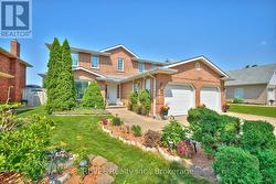 8007 OAKRIDGE DRIVE Niagara Falls (Mt. Carmel), ON L2H 2W1