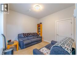Suite Bedroom/Living Room - 