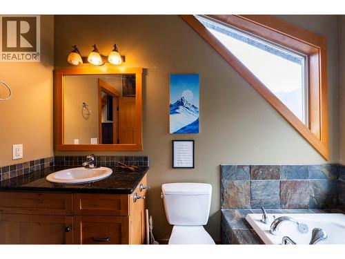 9191 Valhalla View Drive Unit# 3, Slocan, BC - Indoor Photo Showing Bathroom