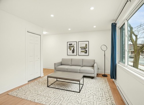 Living Room - 1392 Rue Decelles, Montréal (Saint-Laurent), QC - Indoor