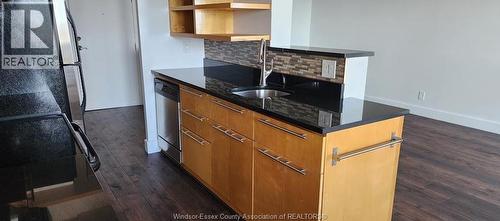 150 Park Unit# 2412, Windsor, ON - Indoor Photo Showing Kitchen