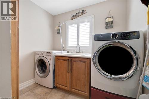 477 Burnett Avenue, Cambridge, ON - Indoor Photo Showing Laundry Room