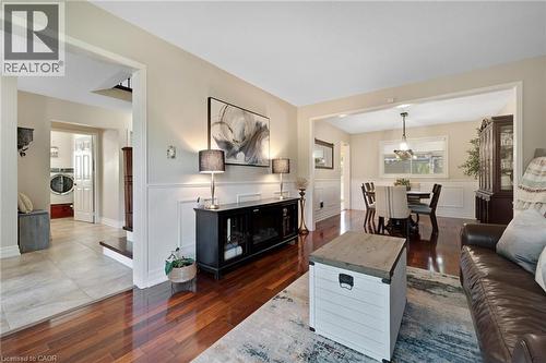477 Burnett Avenue, Cambridge, ON - Indoor Photo Showing Living Room