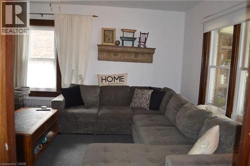 73 Talbot Street S, Simcoe, ON - Indoor Photo Showing Living Room