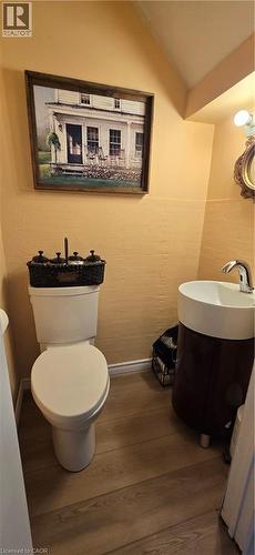 73 Talbot Street S, Simcoe, ON - Indoor Photo Showing Bathroom