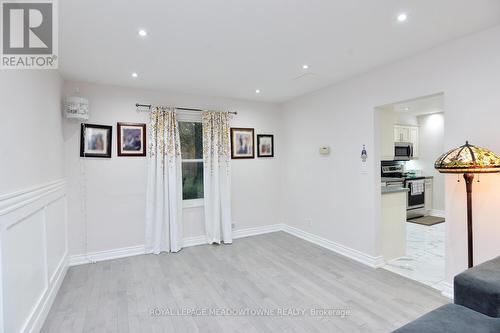 825 North Service Road, Mississauga, ON - Indoor Photo Showing Other Room